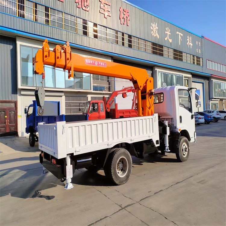 宝坻区三轮随车吊定制 农用改装机自备吊中瑞长期出售